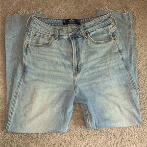 **Good Condition Mom Jeans from Hollister - Size 6**